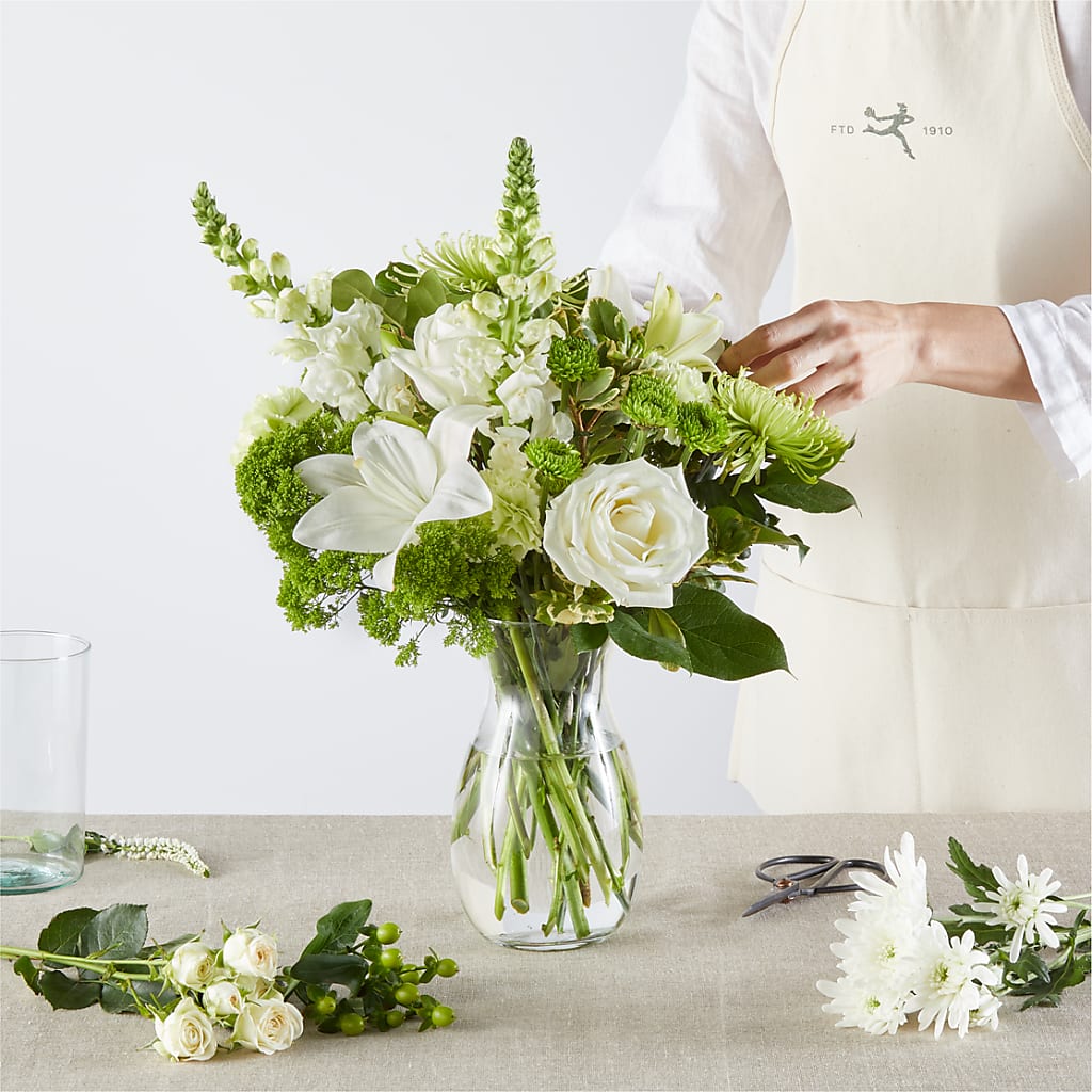 Irish Garden - A Florist Original – DE VARS-PHILLIPS FLORISTS & ANTIQUES, Hartford CT