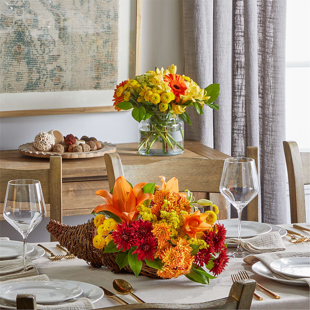 Blooming and Blessed Bundle – DE VARS-PHILLIPS FLORISTS & ANTIQUES, Hartford CT