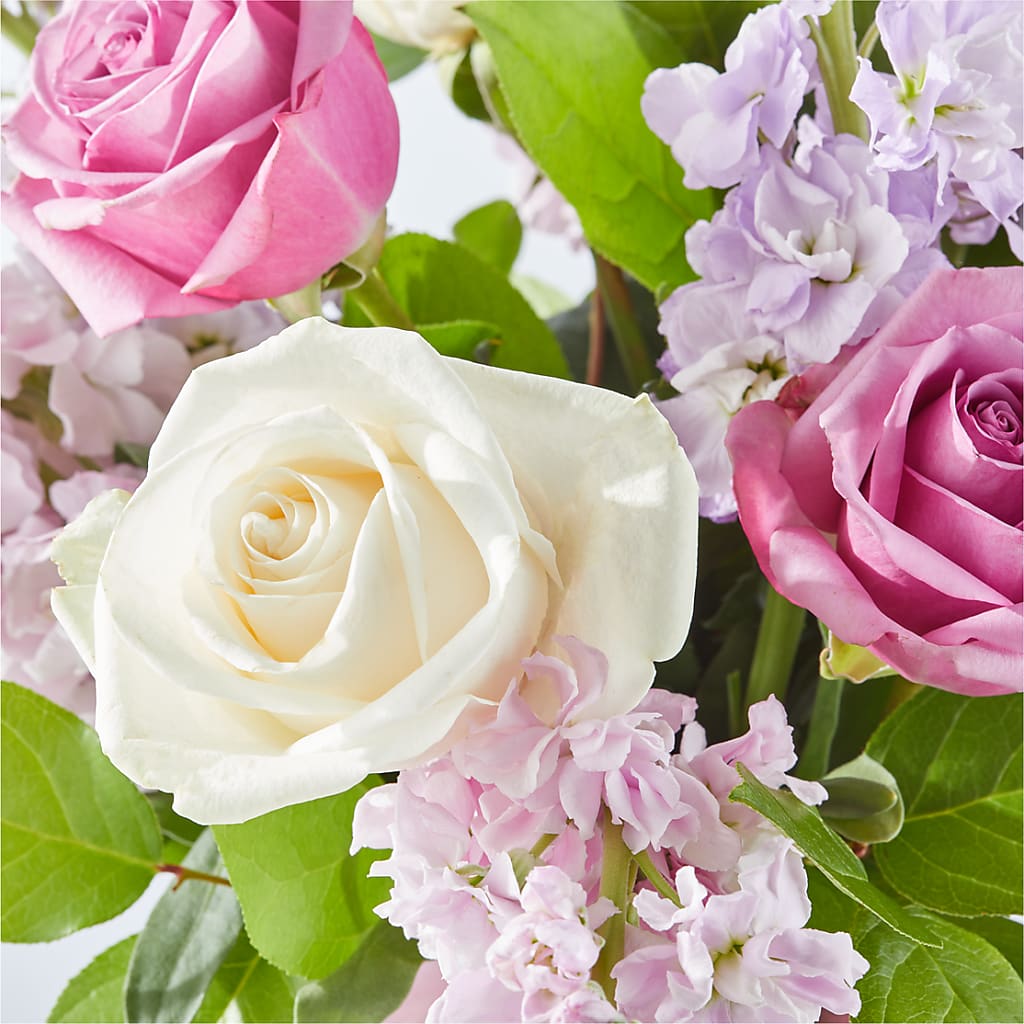 Springtime Spritz Bouquet – DE VARS-PHILLIPS FLORISTS & ANTIQUES, Hartford CT