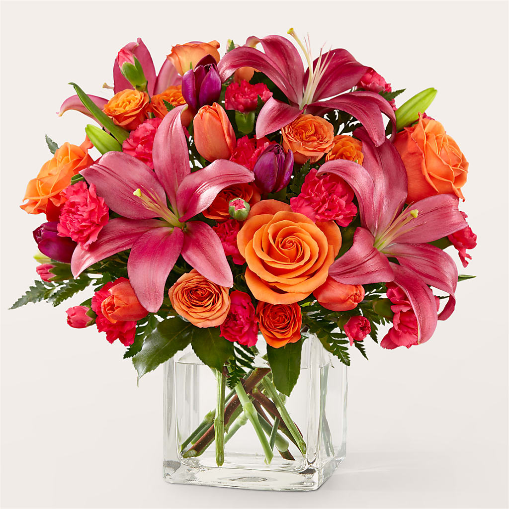 Lucky Lily Bouquet – DE VARS-PHILLIPS FLORISTS & ANTIQUES, Hartford CT
