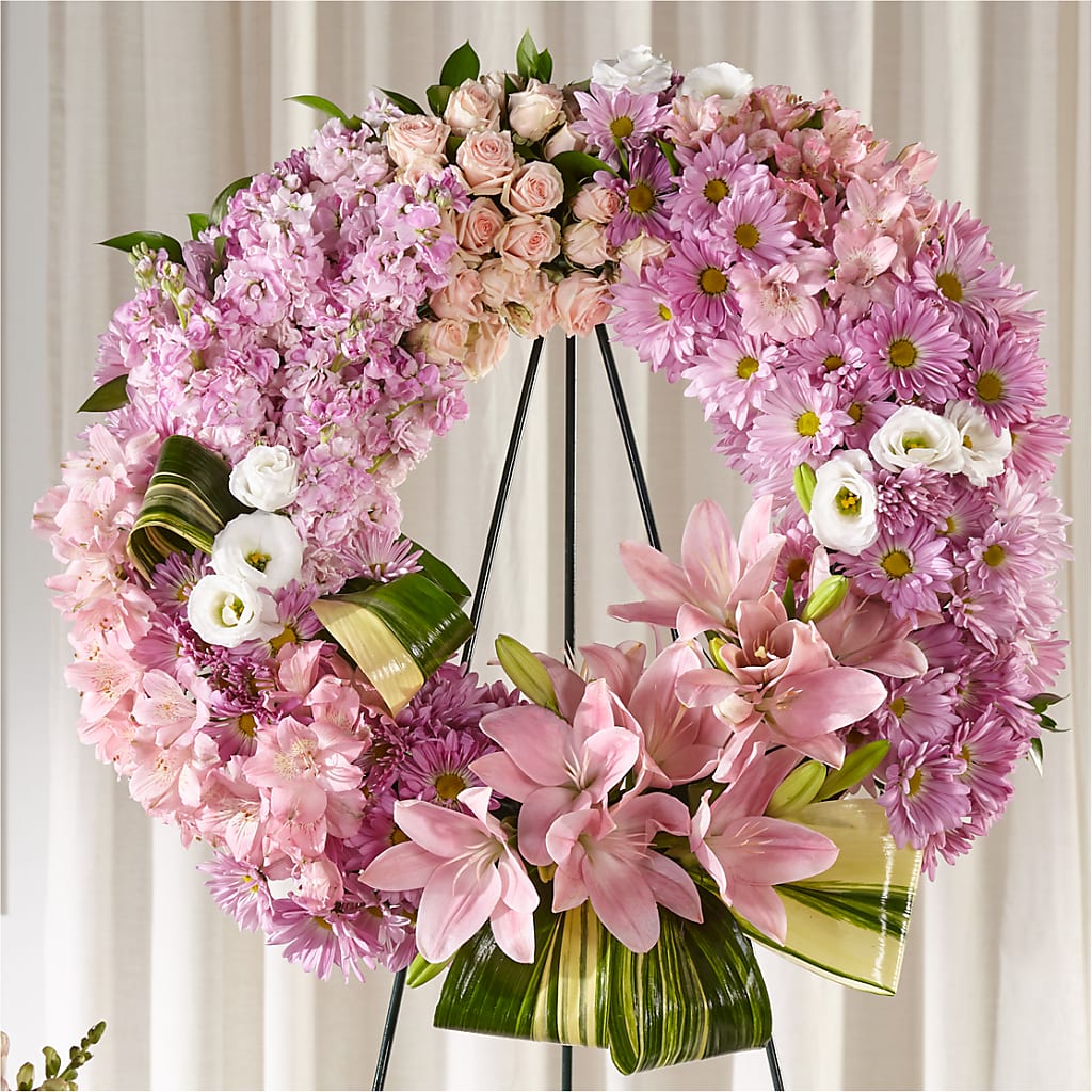 Gift of Warmth Wreath – DE VARS-PHILLIPS FLORISTS & ANTIQUES, Hartford CT
