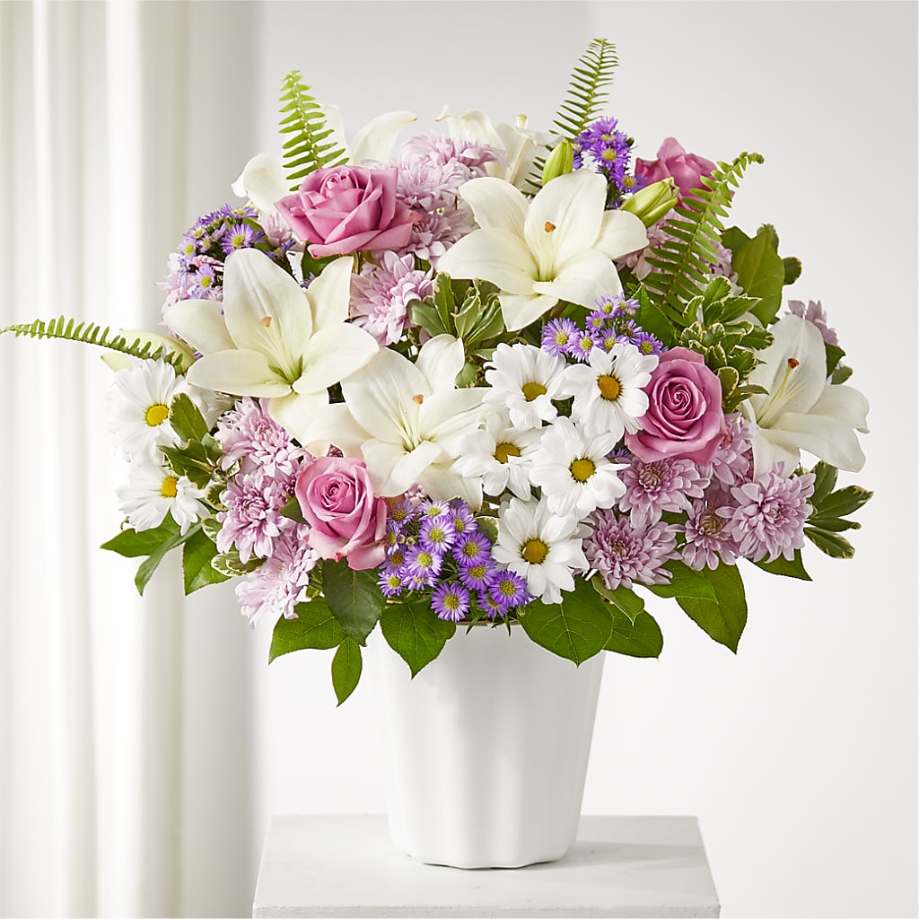 Warmest Thoughts Tabletop Basket – DE VARS-PHILLIPS FLORISTS & ANTIQUES, Hartford CT