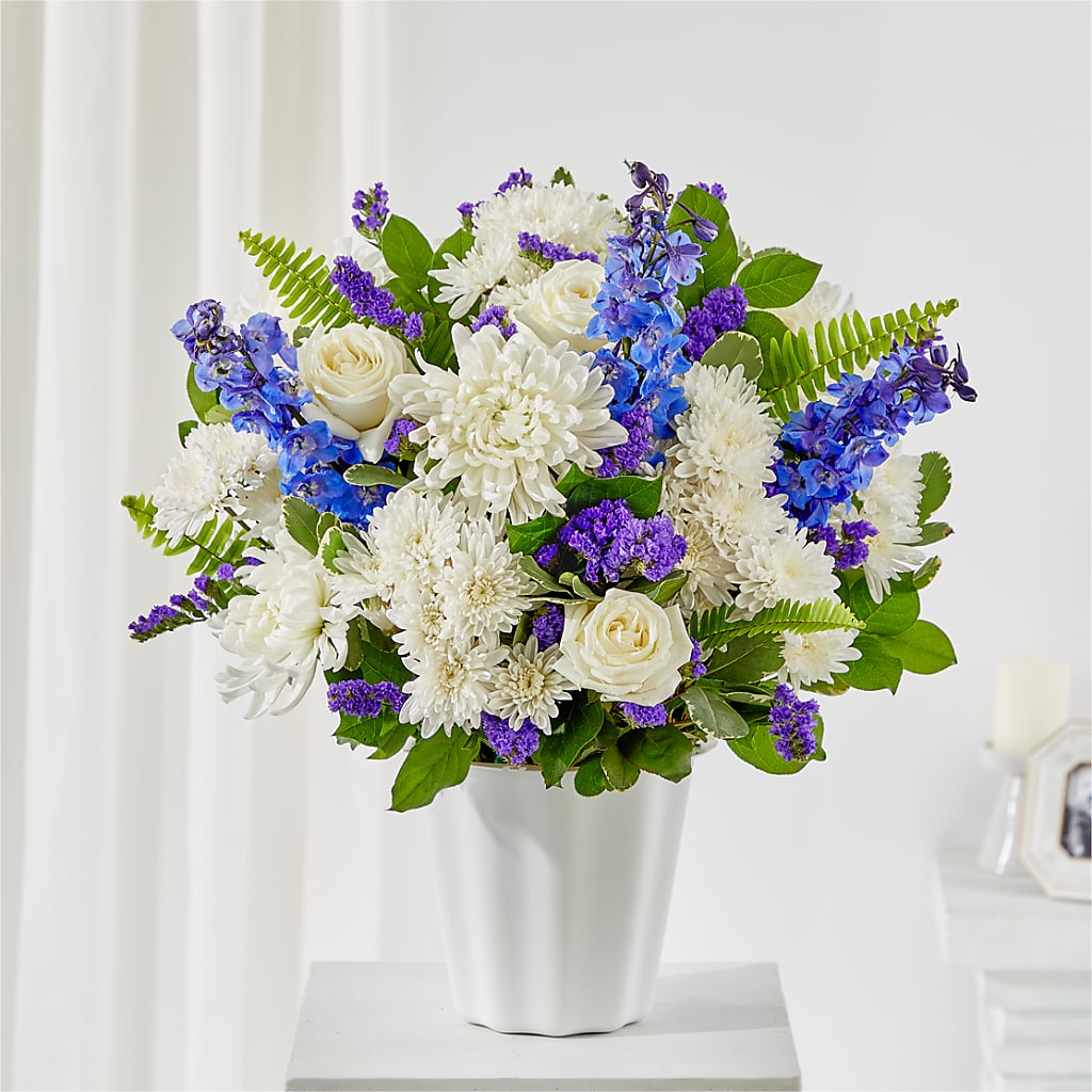 Hold Dear Tabletop Basket – DE VARS-PHILLIPS FLORISTS & ANTIQUES, Hartford CT