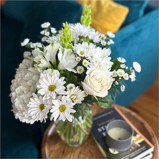 Classic Ivory – A Florist Original – DE VARS-PHILLIPS FLORISTS & ANTIQUES, Hartford CT
