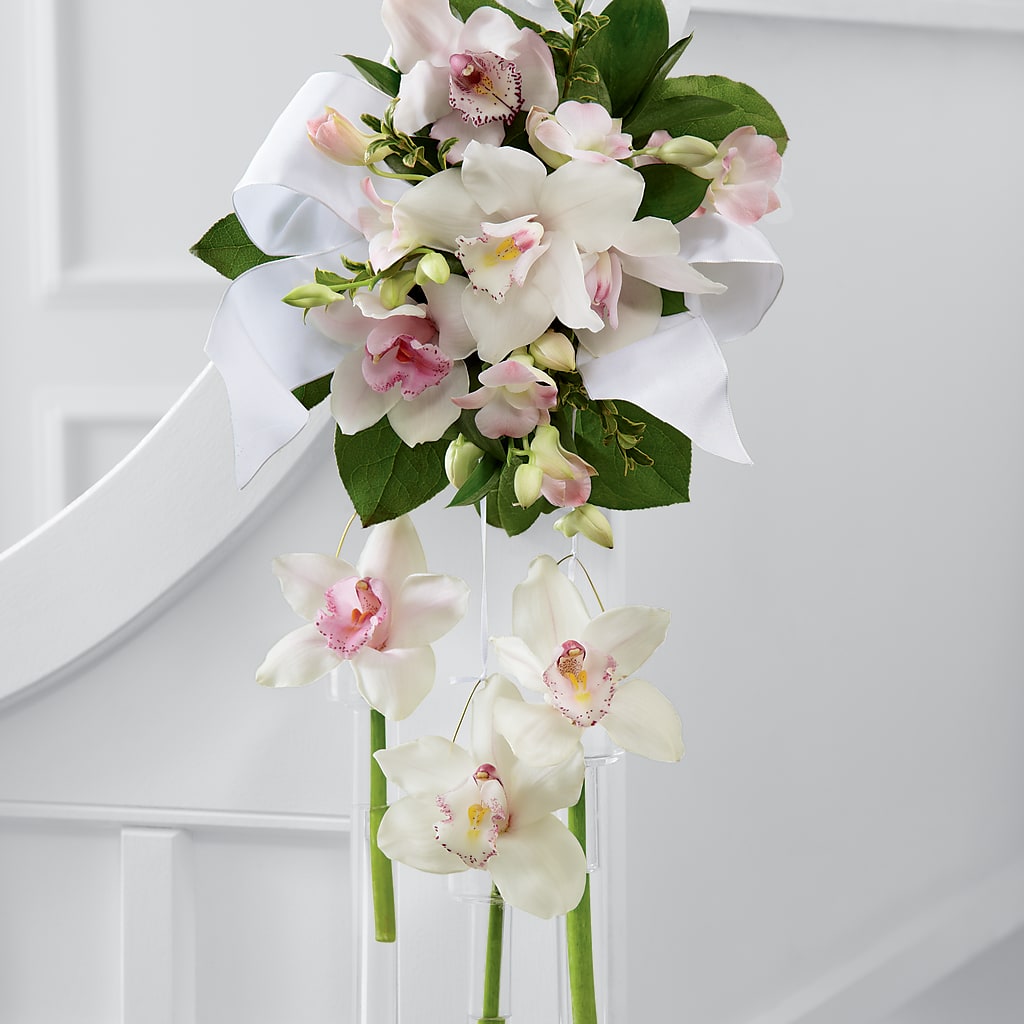 Perfect Entrance Pew Arrangement – DE VARS-PHILLIPS FLORISTS & ANTIQUES, Hartford CT