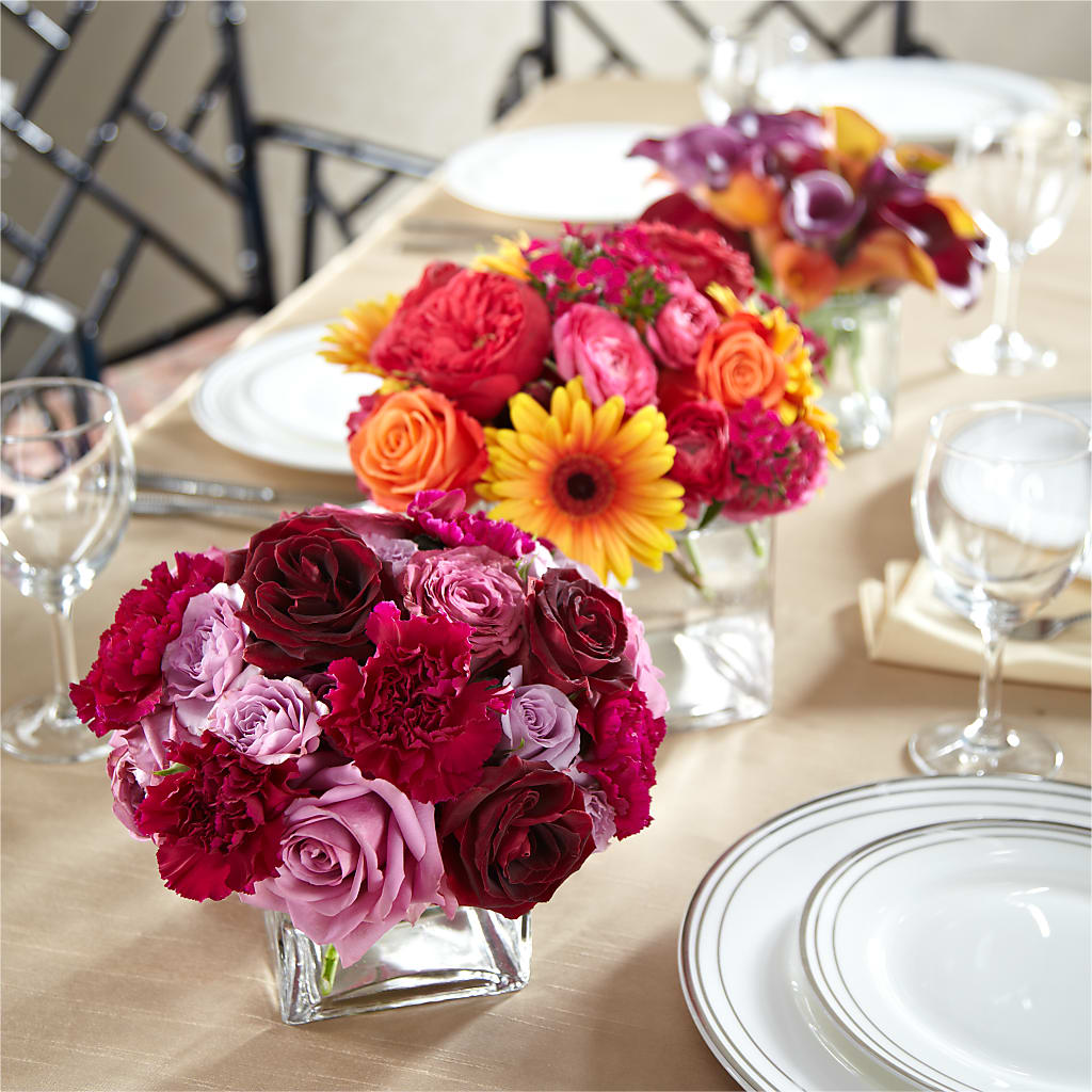 Love's Eternity Centerpiece – DE VARS-PHILLIPS FLORISTS & ANTIQUES, Hartford CT
