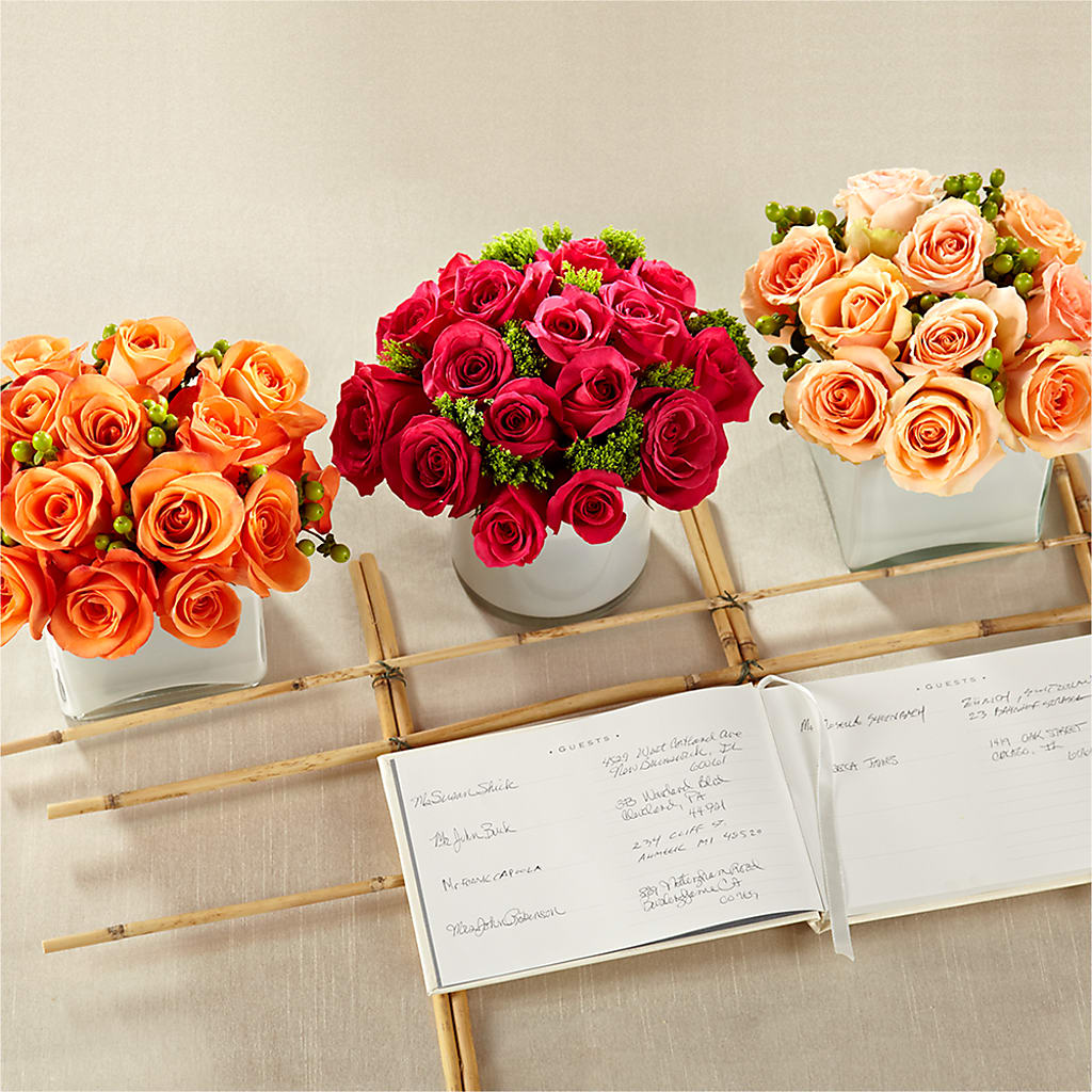 Dawn Rose Centerpiece – DE VARS-PHILLIPS FLORISTS & ANTIQUES, Hartford CT
