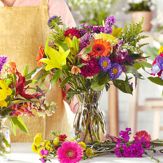 Bold & Bright – A Florist Original – DE VARS-PHILLIPS FLORISTS & ANTIQUES, Hartford CT