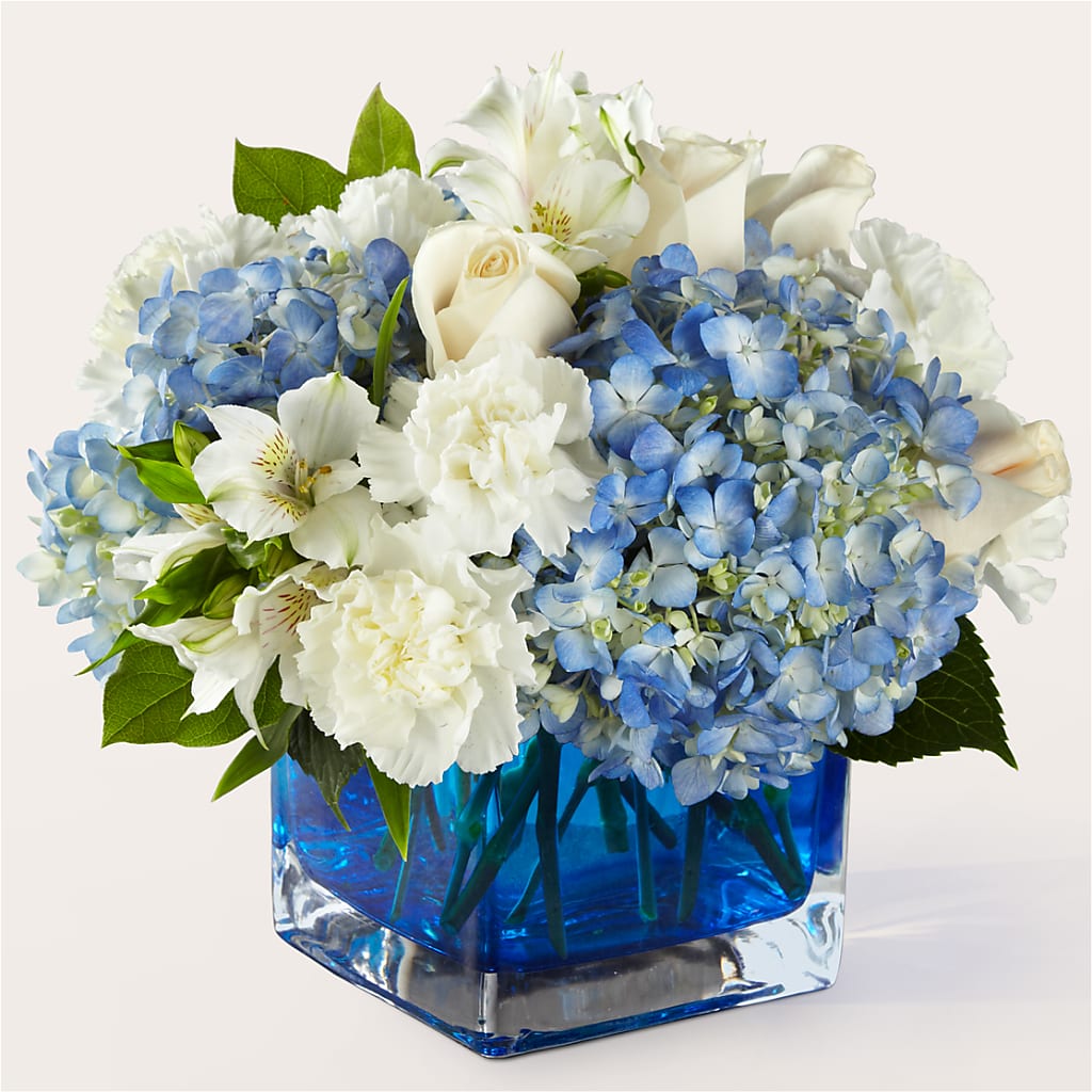 Soothing Waters Bouquet – DE VARS-PHILLIPS FLORISTS & ANTIQUES, Hartford CT