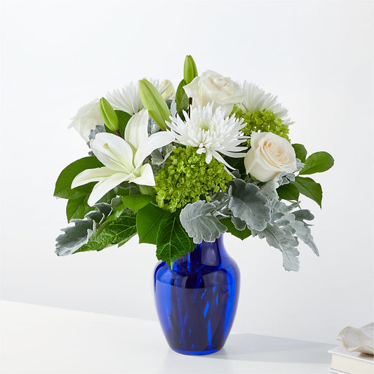 Snowy Dreams Bouquet – DE VARS-PHILLIPS FLORISTS & ANTIQUES, Hartford CT