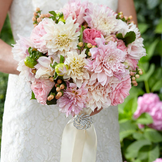 Heart's Promise Bouquet – DE VARS-PHILLIPS FLORISTS & ANTIQUES, Hartford CT